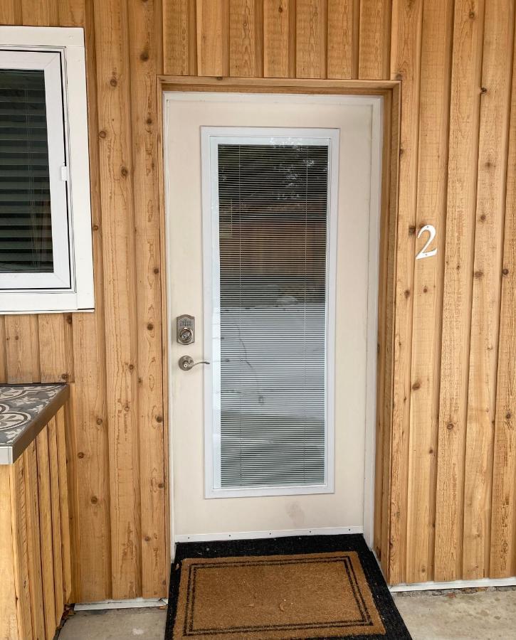 Bright Poolside Walkout Two Bedroom Basement Suite In The Okanagan Penticton Exteriér fotografie